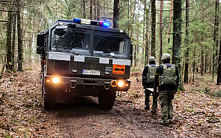 Bomba lotnicza w lesie koło Gołdapi